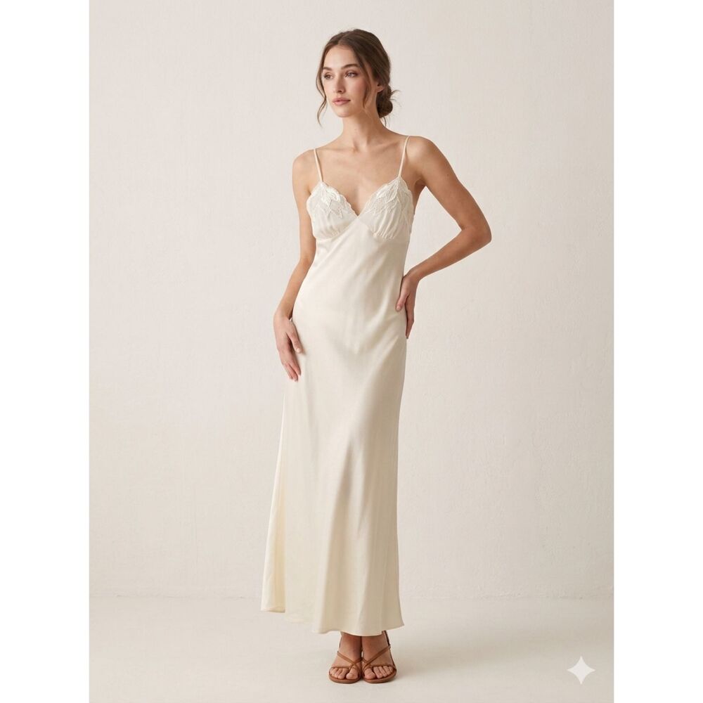 Vintage Cream Maxi Slip Dress Delicate Foral Lace-Embroidered Cups Satin Nylon S
